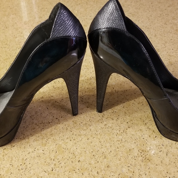 Black Guess heels - Picture 3 of 6